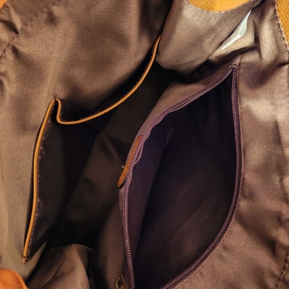 Kattee Leather Soft Leather Shoulder Handbag - Picture 9 of 16